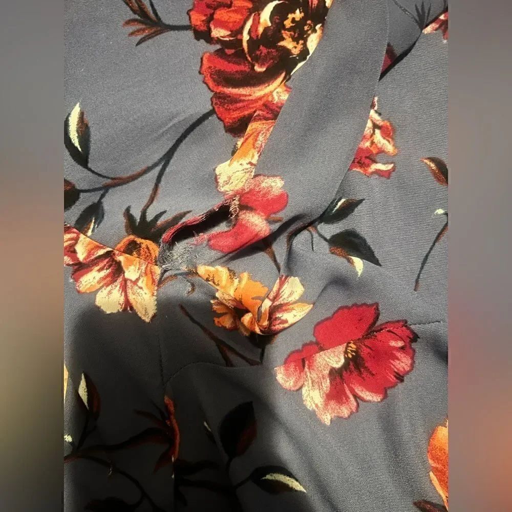 🐘 Apt 9 Blue Floral Top - Picture 2 of 2